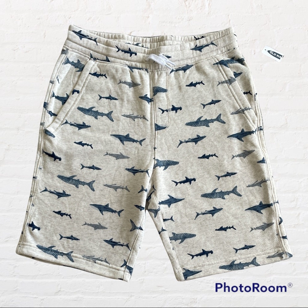 Old navy boys cotton shorts, new with tag